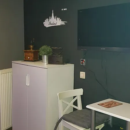 Location Court Terme Couette-café 3*